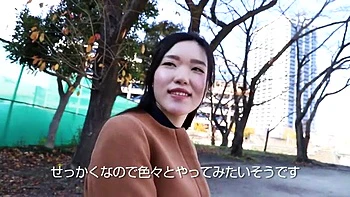 淫乱美人妻がM字開脚手マンで愛液が糸を引き、チンポ欲しがりフェラ