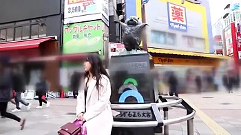 ムチムチ巨乳美熟女がおっぱい揉みしだかれクリトリス愛撫で感じる