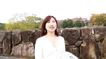 気品漂うスレンダー美人妻がキスとクンニで感度求める濃密ハメ撮りエッチ