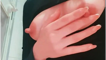 スマホ自撮り初体験お風呂場て声を抑えての撮影て緊張しなからも大興奮しちゃいました