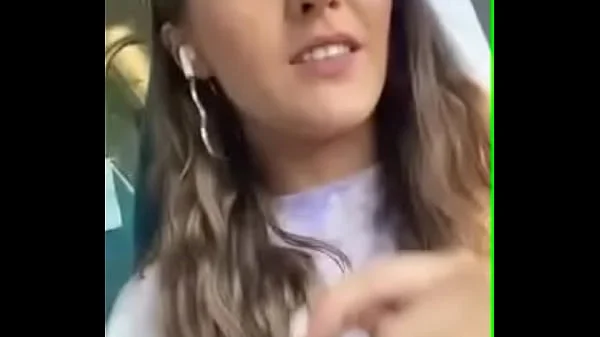 Se masturba en público mientras viaja