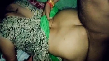 Apni Saheli K Jawan Bete K Sath Sex Ka Maja Leti Sexy Aunty