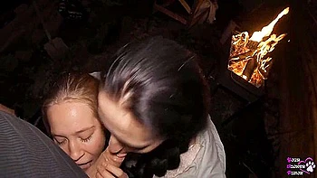 Ffm Threesome Sucking On The Backyard