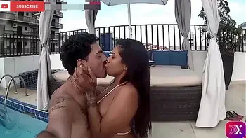 Sexo POV na piscina da Cobertura no Guarujá - Lucao e Lunna Vaz