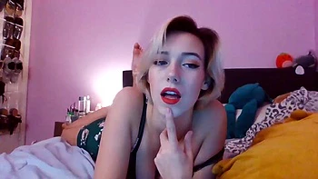 Tease on bed: Amateur, Fansly  Cam Porn