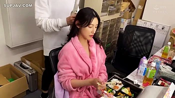 Happy Stepmother In Law Having Fun With Next Door Younger Male College All Time When Beloved Husband Go Work All Day C6e0m1dmr