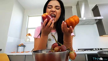 Tiny Slut Gets Her Pussy Basted At The Dinner Table - Ophelia Purr by TINY4K: Porn