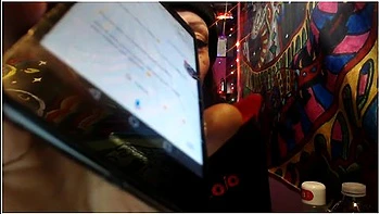 Miss Wagon Vegan Insults, Offends And Says Bad Words To Googles Assistant