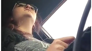 Teen Flashes Tits While Driving