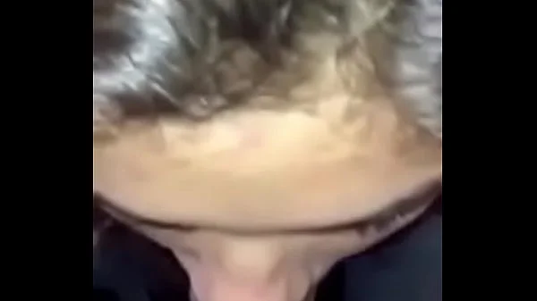 What is her name ? Amateur's tries to deepthroat