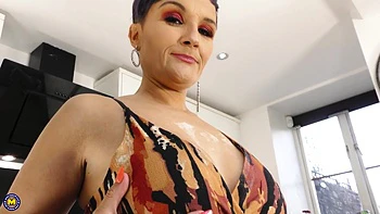 Thick Milf Tiny Gets Wet In Her Kitchen