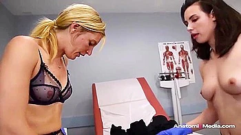 Strapon Doctor & Paitent Lesbians