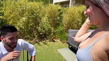 Penelope gets closer to Phil - Jacquie et Michel TV