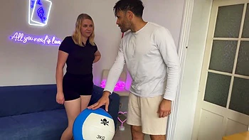 Skyla is always there! - Jacquie et Michel TV