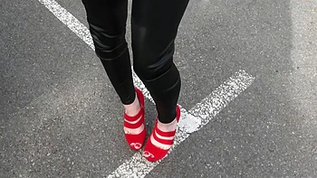 Abby, 20 years old, explores hardcore in all its forms! - Jacquie et Michel TV