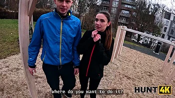 HUNT4K. She ripped her leggings and sucked stranger's cock in front of her BF for new ones