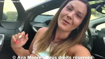 Ava Moore - Salope française se doigte et gicle partout prés d'une route - PORN VLOG