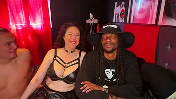 Pam cooks her two clerks! - Jacquie et Michel TV