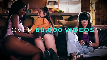 Hot Babe Mina Moon Visits Bestie But Gets Seduced By Pretty Sawyer Cassidy Into Lesbian Pussy Play