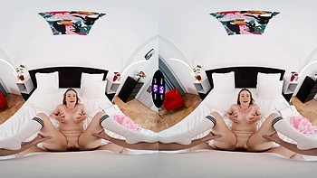 Cute blonde teen Alice Klay rides a big cock in stunning vr peaches scene