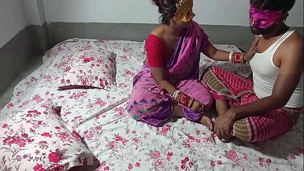 बीमार मालकिन को राजू नौकर ने मालिश करने के बाद चोदा