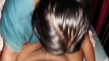 Night Ko Meri Gf Ne Mume Chos Chos Ke Pani Nikal Di Sari