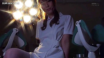 Em Y Ta Mai Dam Dang Va Nhung Cai Buoi To May Man Cua Benh Nhan Duoc Em Giup Xuat Tinh