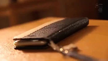 00662,A woman who is fucked and writhes in agony