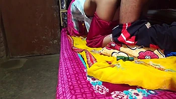 Bhabhi Ki Baid Par Thook Lagake Gaand Mari