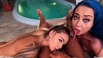 Double Blowjob At The Pool