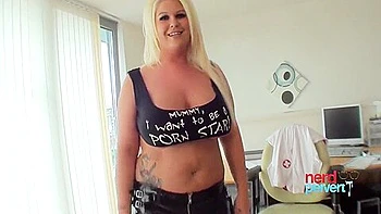 Sindy Strutt Gets Her First Nerd Cock