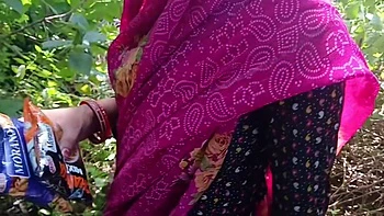 Gaon Ki Bhabhi Ko Jungle Mein Le Jakar Hindi Mein Chudai Ki