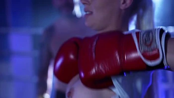 With sparkling eyes, Rose devours Luna... - Jacquie et Michel TV