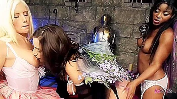 Beauty - Small Tits Action