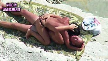 Kama Sutra On The Beach Riding - Stepmommy