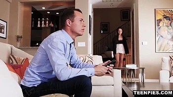 He Will Go To Bed With This Brunette Twice In A Row!