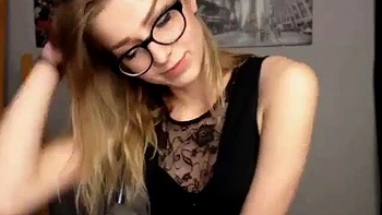 Blonde teases on chair: Amateur, Bongacams  Cam Porn