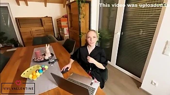 Vivi Vallentine In Osterfick - Zeig Mal Wie Voll Deine Eier Sind