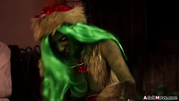 The Grinch tried all she can but the babe is still fucking her man
