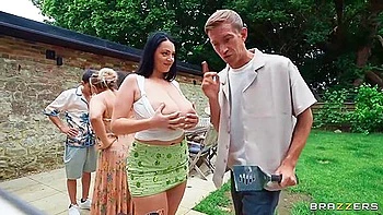 Klara Divine - Smiling Klaras Big Cock Movie