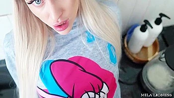 Fucked In The Kitchen And Poured Cum On His Stepsister While His Parents Were In The Next Room!