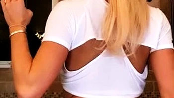 Lindsey Pelas @lindseypelas - Nude Shower