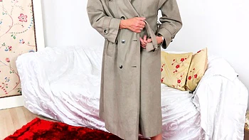 British milf Kitty knows how to turn you on