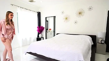 Deep ass drilling hot cougar who wants to experiment