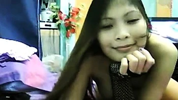 Sexy Filipina Cat Julia on Webcam
