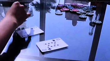 O marido perdeu-me numa partida de poker para uma mulher