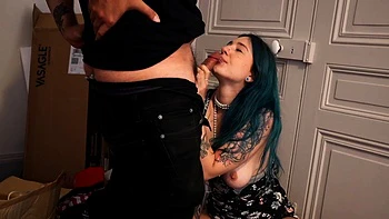 Visite De L'appartement D'une Voisine Nympho Cougar