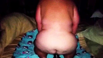 Big butt BBW Anna humping huge dildo