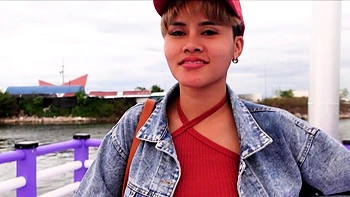 Curvy Thai MILF amateur gets picked up