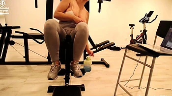 This large amateur cam girl has some very big boobs